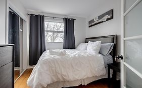 Eglinton West Guest Suite