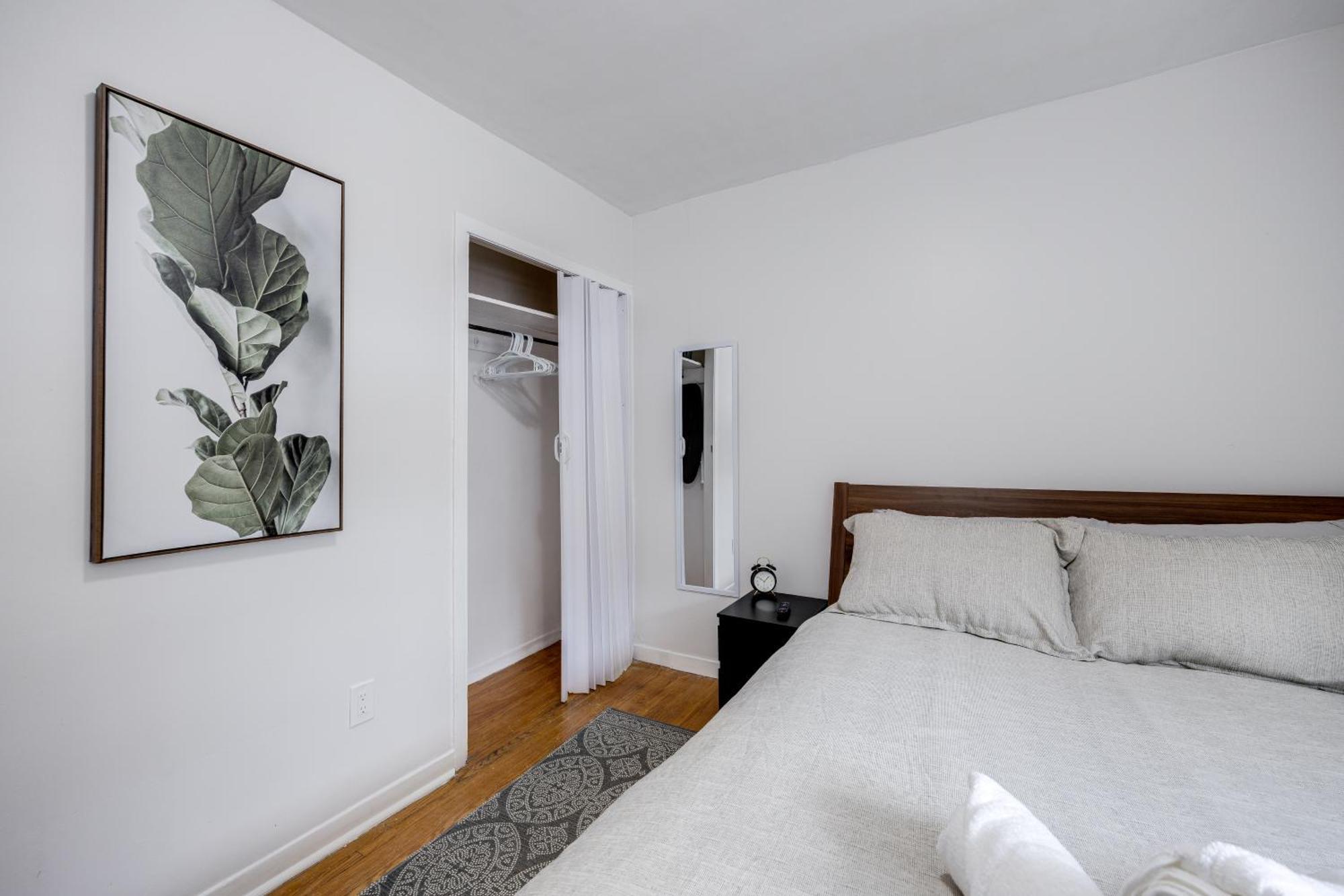 Eglinton West Guest Suite Toronto Exterior photo