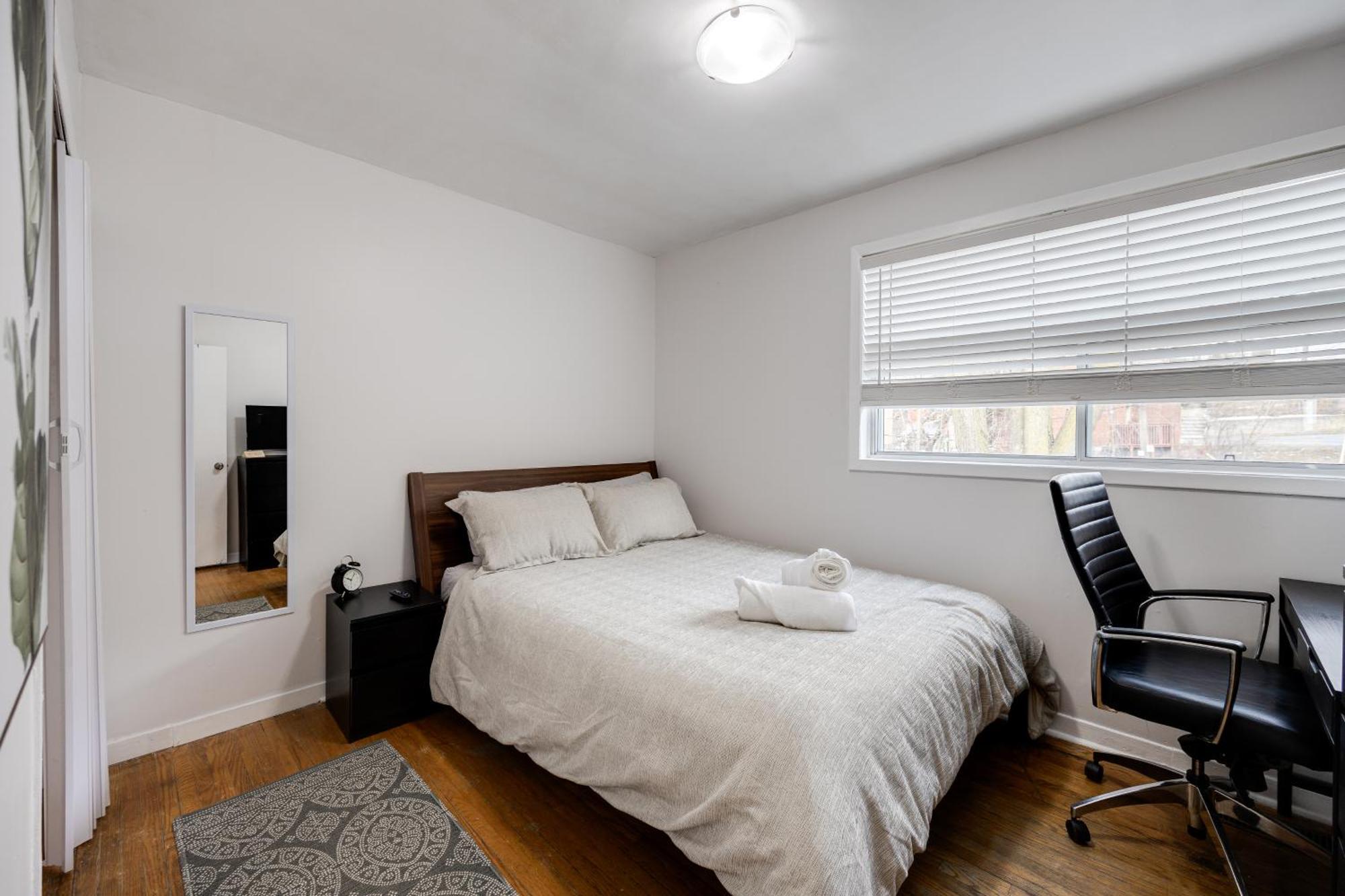 Eglinton West Guest Suite Toronto Exterior photo