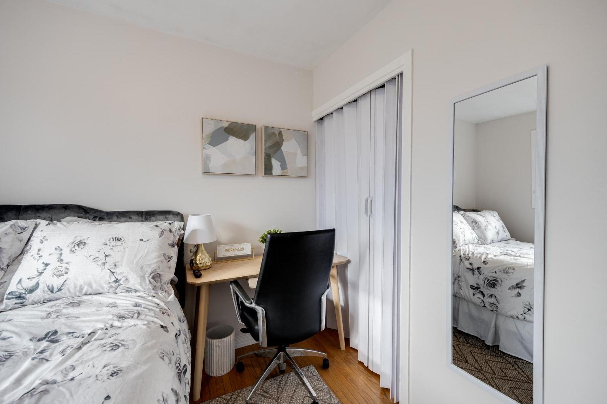 Eglinton West Guest Suite Toronto Exterior photo